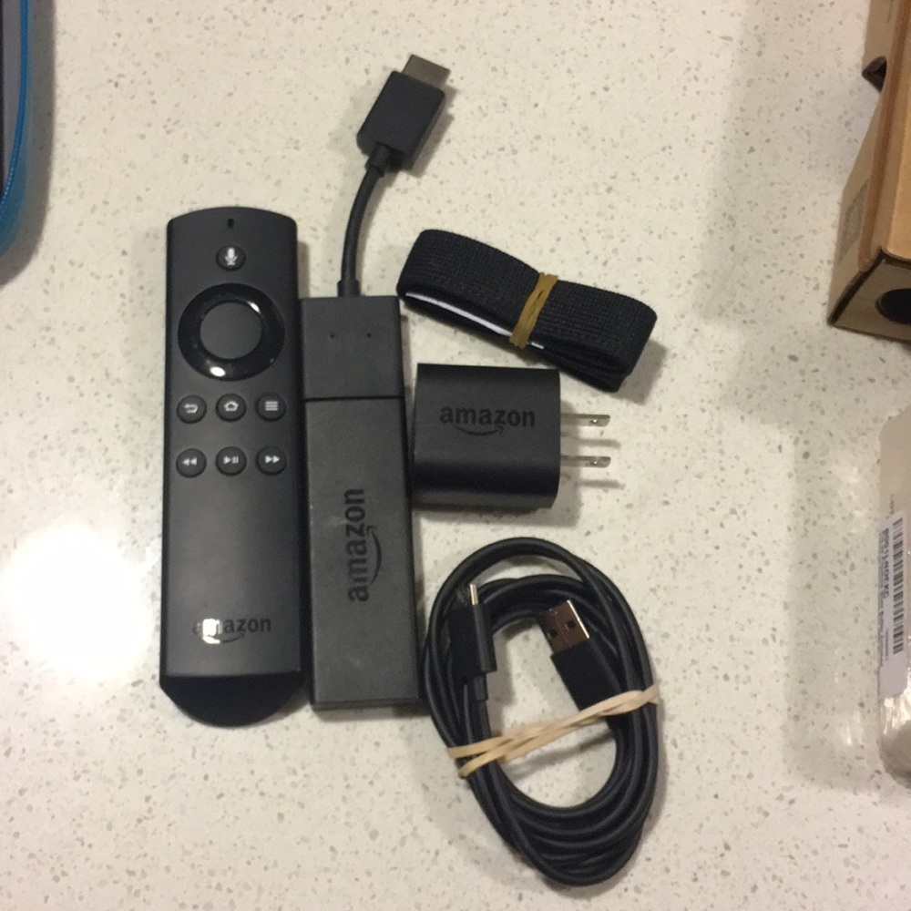 AMAZON FIRE STICK ACCESSORIES INCLUDED